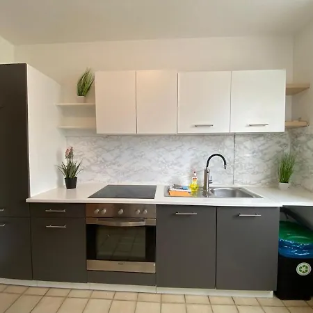 Schicke Zwei-zimmer Monteurwohnung In *